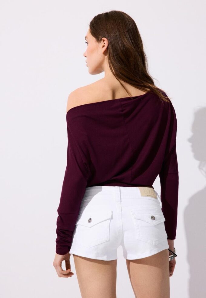 Modalové asymetrické tričko