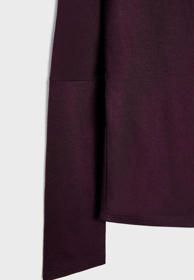 Modalové asymetrické tričko