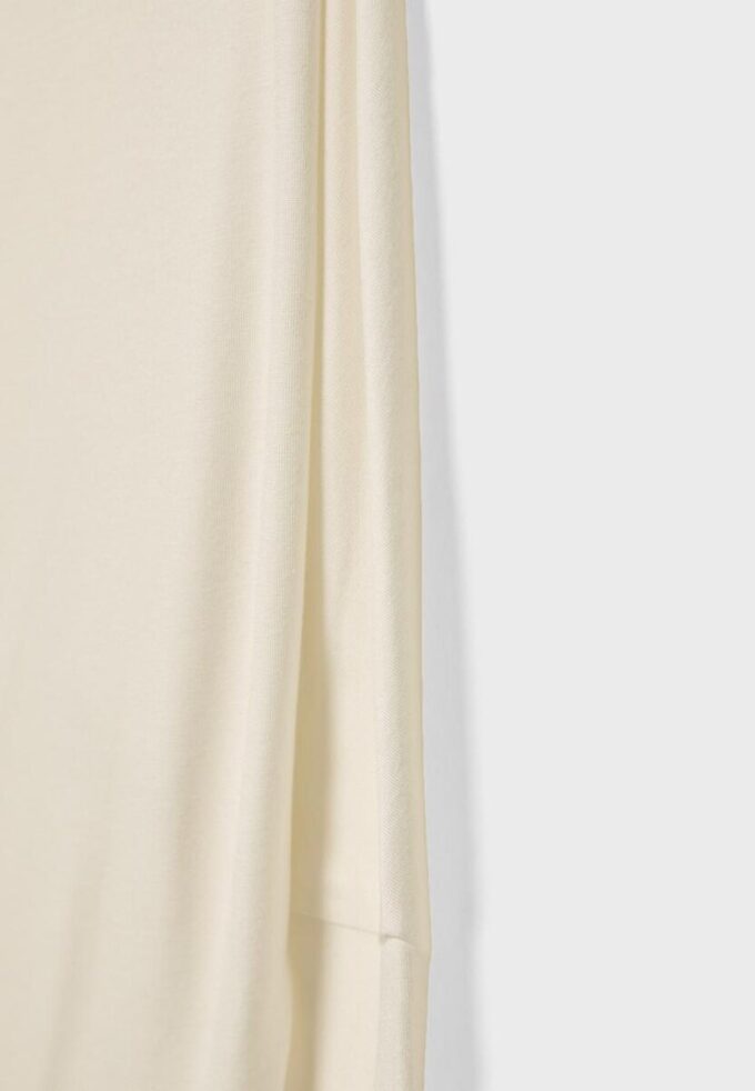 Modalové asymetrické tričko