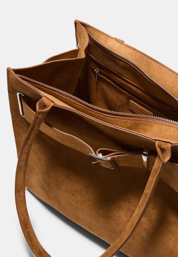 Městská nákupní taška s detailem v podobě spony