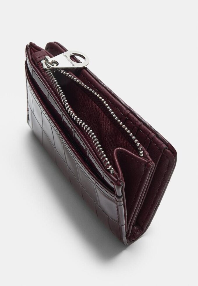 Peněženka z imitace krokodýlí kůže