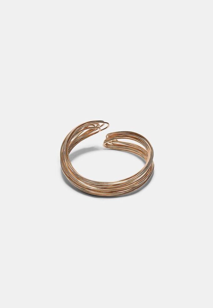 Pevný náramek s vícebarevnými kovovými nitěmi