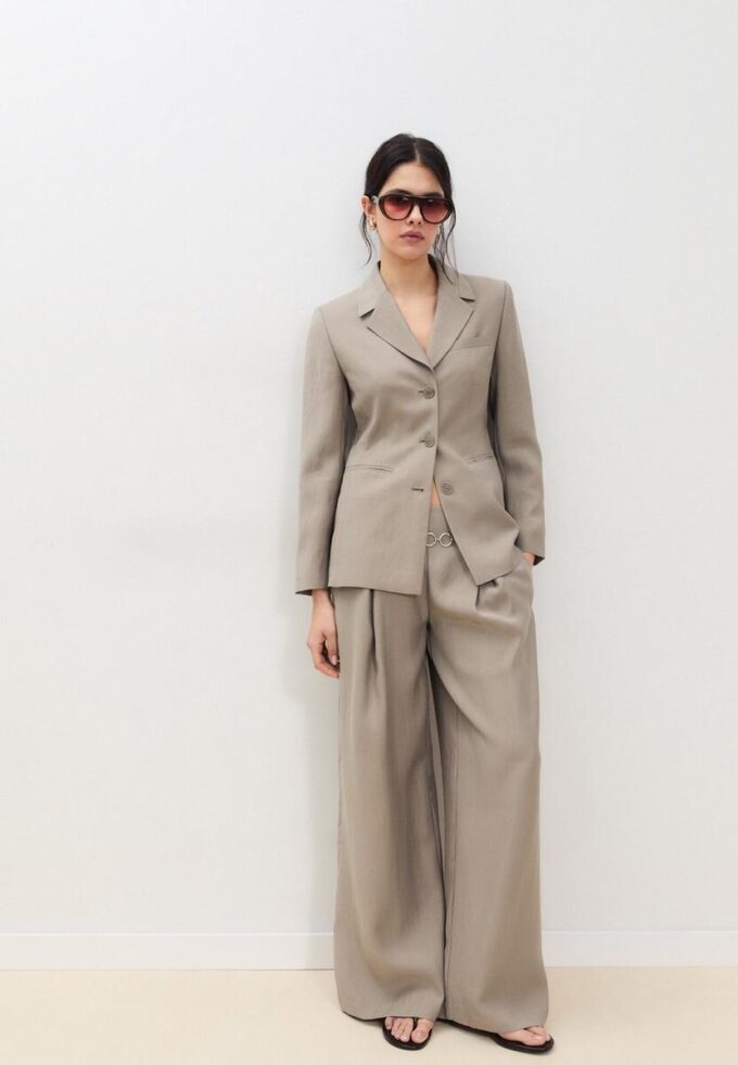 Přiléhavé sako se 3 knoflíky Přiléhavé sako se 3 knoflíky