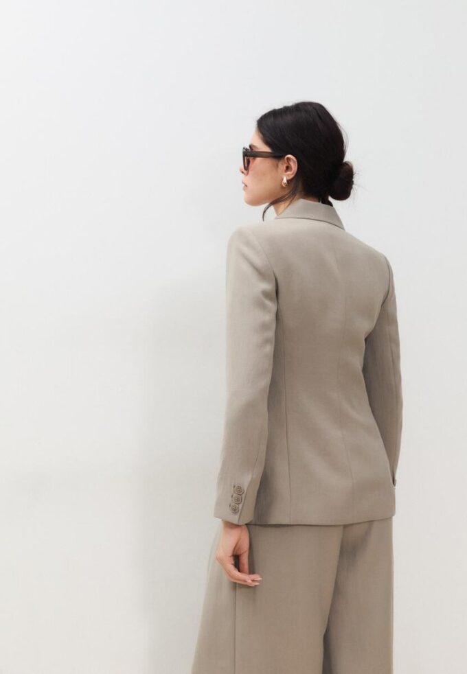 Přiléhavé sako se 3 knoflíky Přiléhavé sako se 3 knoflíky