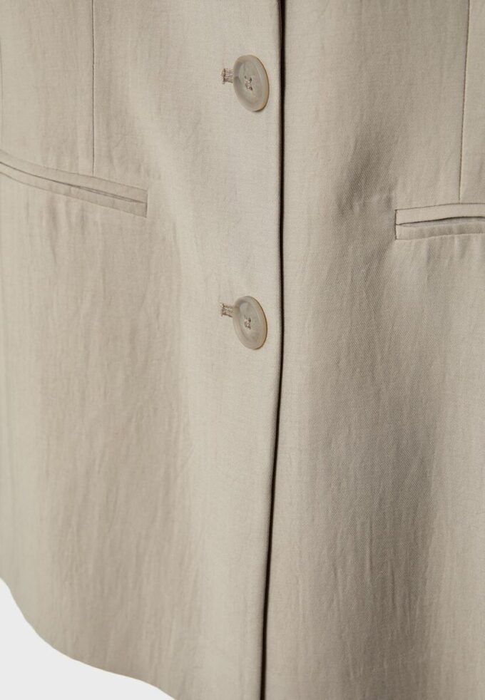 Přiléhavé sako se 3 knoflíky Přiléhavé sako se 3 knoflíky