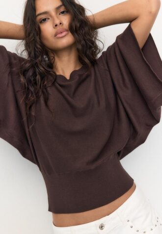 Pletený svetr s širokými rukávy Pletený svetr s širokými rukávy