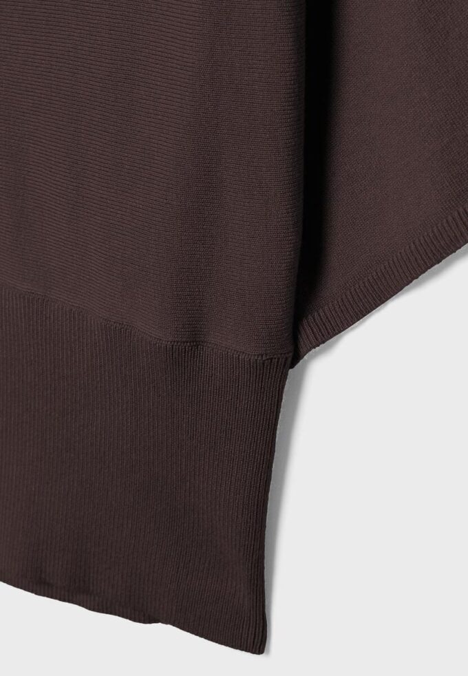 Pletený svetr s širokými rukávy Pletený svetr s širokými rukávy