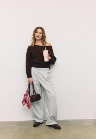 Pletený svetr s výstřihem do lodičky Jemné na dotek Pletený svetr s výstřihem do lodičky Jemné na dotek