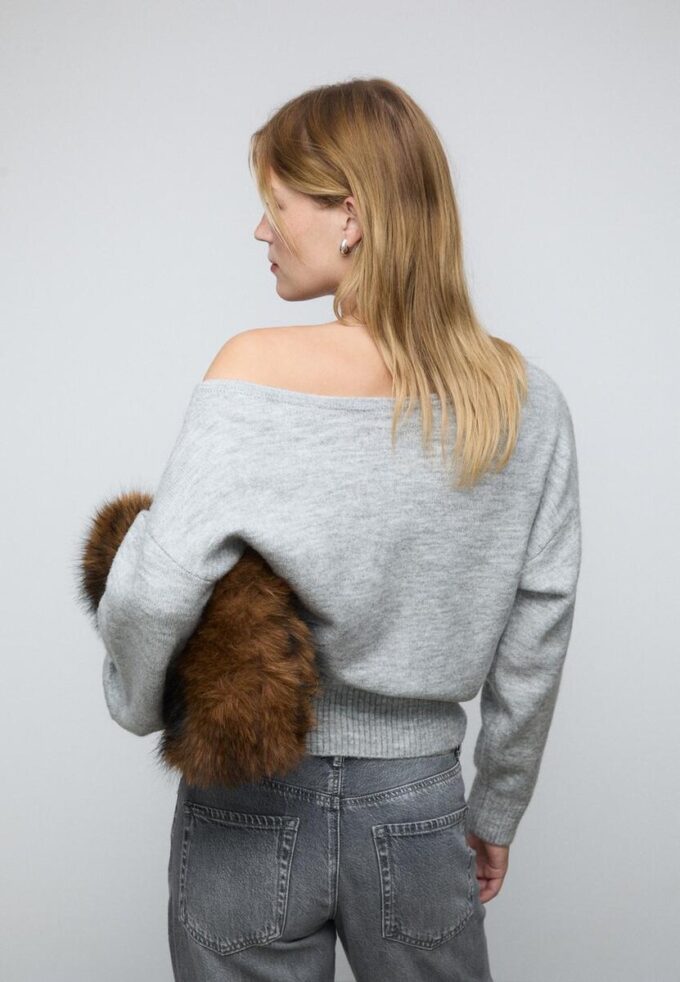 Pletený svetr s výstřihem do lodičky Jemné na dotek Pletený svetr s výstřihem do lodičky Jemné na dotek