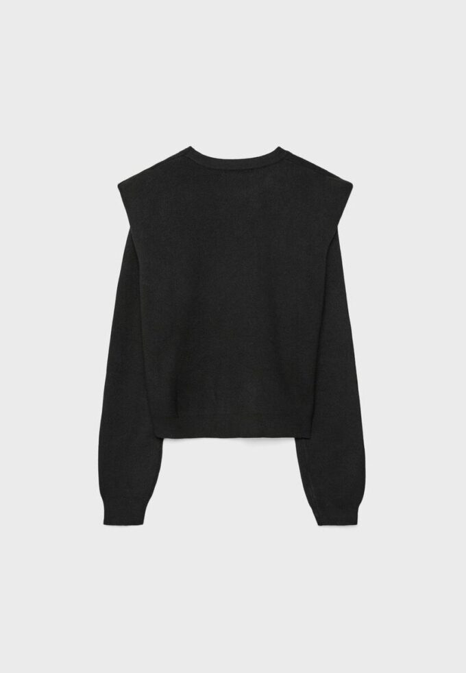 Pletený svetr s vycpávkami na ramenou