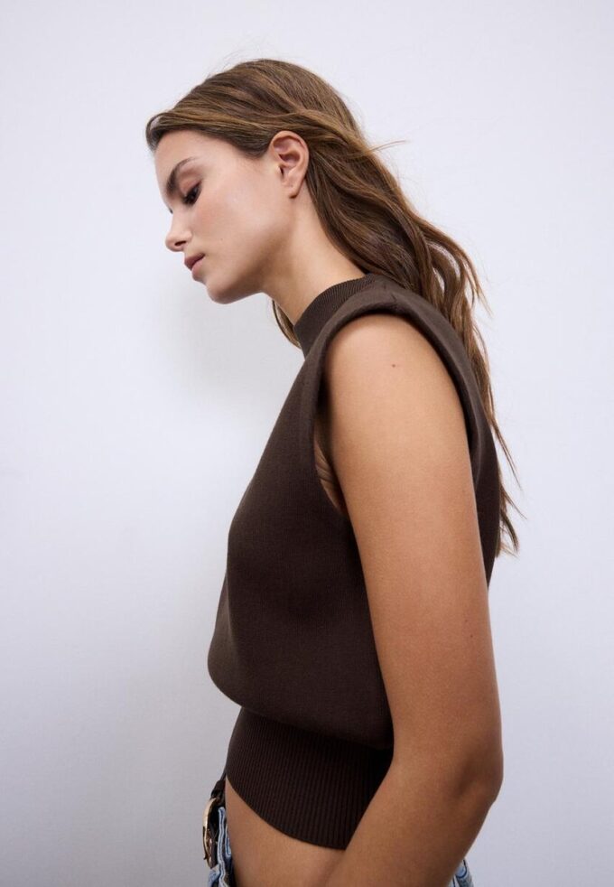 Pletený top s kulatým výstřihem