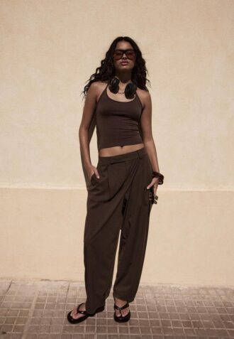 Pletený top s výstřihem za krkem Pletený top s výstřihem za krkem