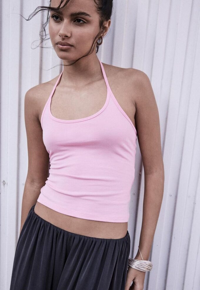 Pletený top s výstřihem za krkem