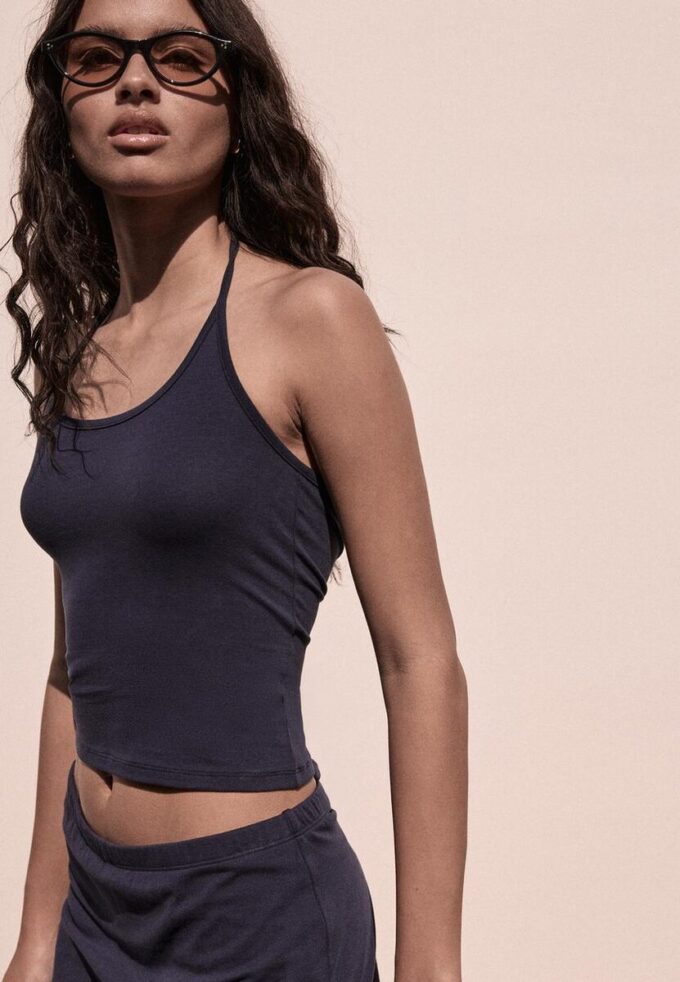 Pletený top s výstřihem za krkem