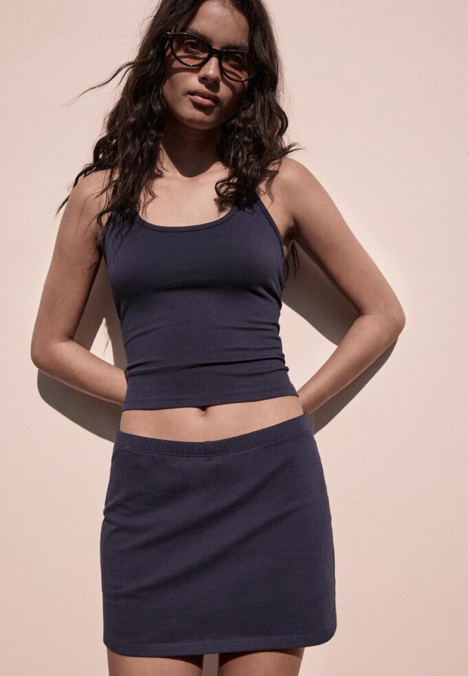 Pletený top s výstřihem za krkem