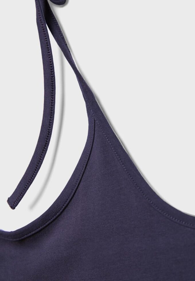 Pletený top s výstřihem za krkem