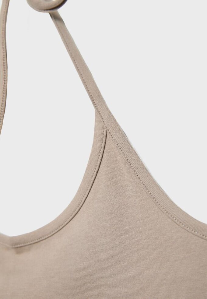 Pletený top s výstřihem za krkem