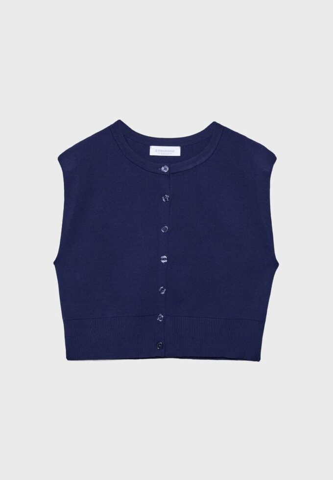 Pletená vesta s vycpávkami na ramenou