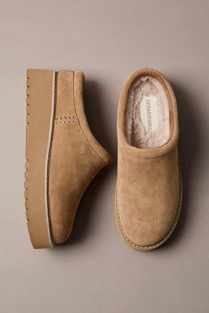 Ploché kožené dřeváky