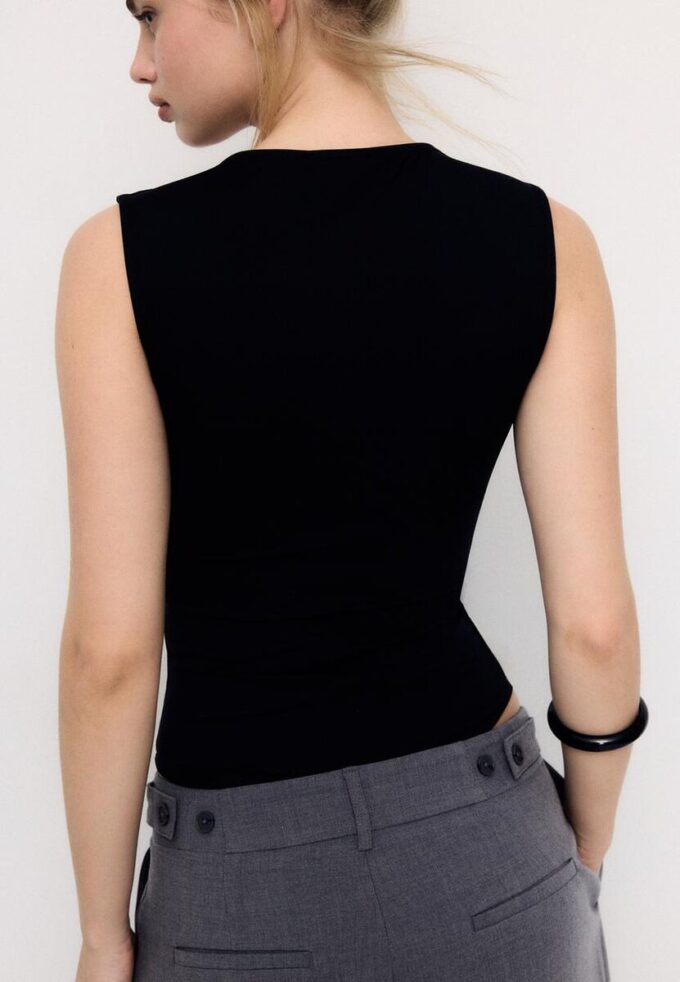 Polyamidové body s čtvercovým výstřihem Polyamidové body s čtvercovým výstřihem