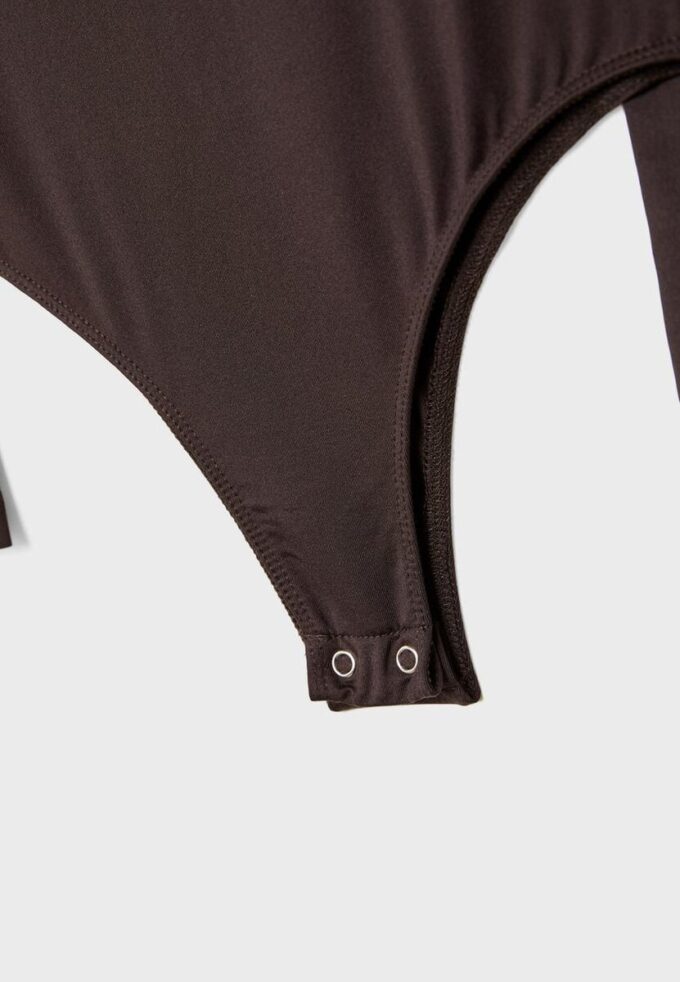Polyamidové body s čtvercovým výstřihem