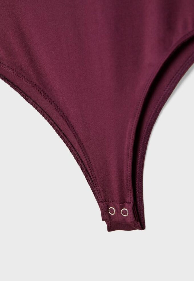 Polyamidové body s čtvercovým výstřihem