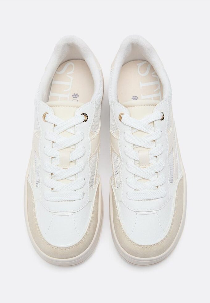 Prolamované tenisky na platformě