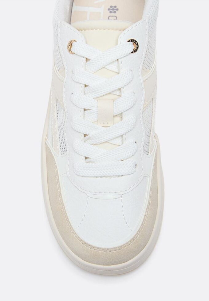 Prolamované tenisky na platformě