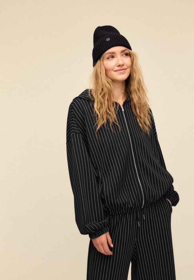 Pruhovaná mikina Jemné na dotek