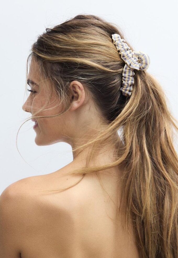 Pruhovaná tkaná sponka do vlasů