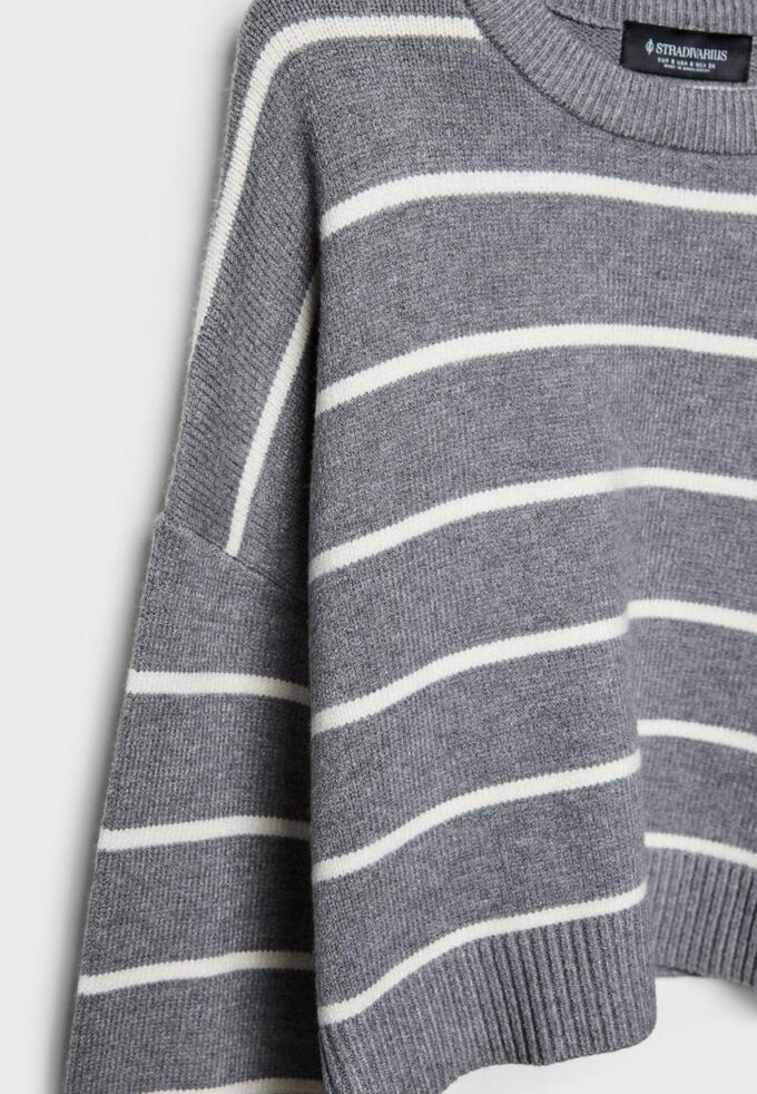 Pruhovaný zkrácený pletený svetr