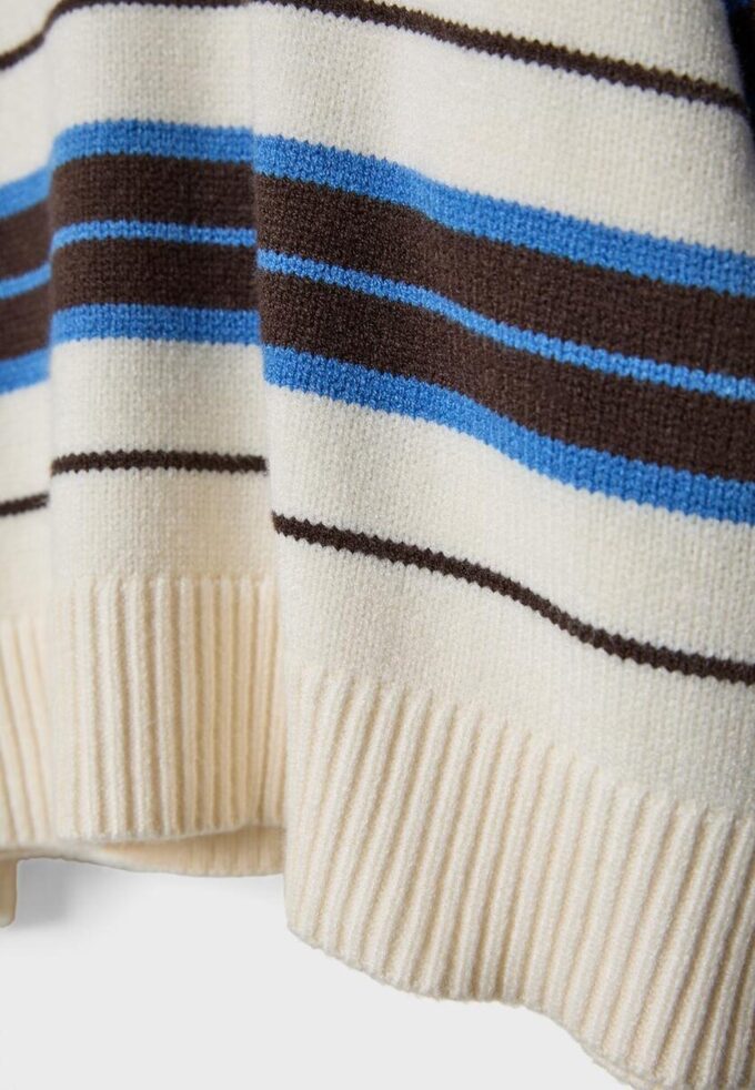 Pruhovaný zkrácený pletený svetr Pruhovaný zkrácený pletený svetr