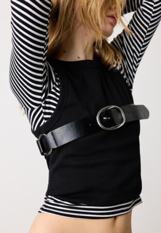 Pás s boční sponou