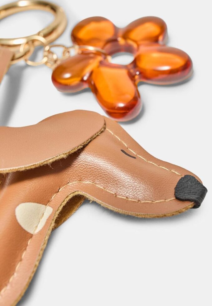 Přívěsek na klíče se psem a květinou