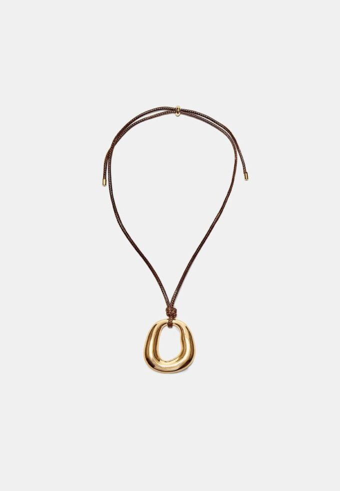 Šňůrkový náhrdelník s přívěskem