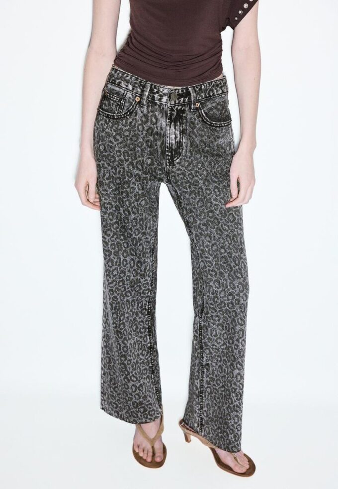 Rovné džíny s Wide Leg potisky a leopardím potiskem Rovné džíny s Wide Leg potisky a leopardím potiskem