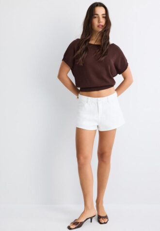 Rustikální pletená top s lodičkovým výstřihem Rustikální pletená top s lodičkovým výstřihem