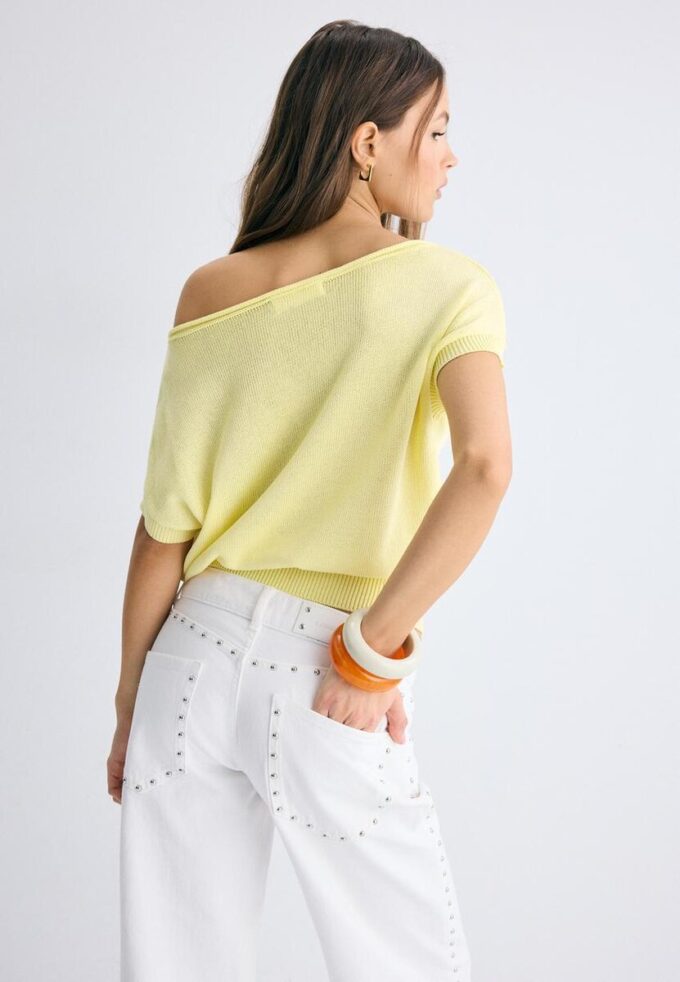 Rustikální pletená top s lodičkovým výstřihem Rustikální pletená top s lodičkovým výstřihem