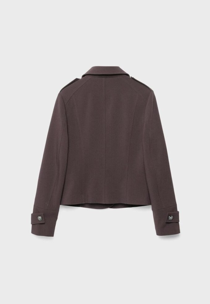 Sako s gravírovanými knoflíky