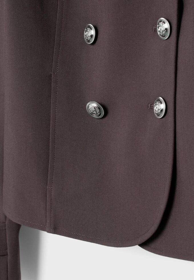 Sako s gravírovanými knoflíky