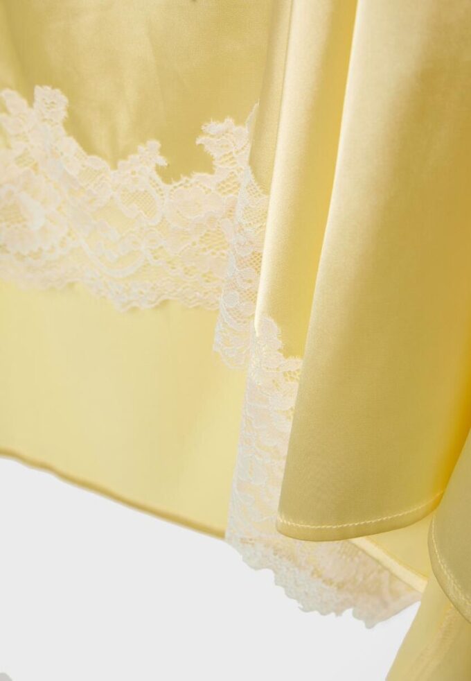 Saténová asymetrická midi sukně