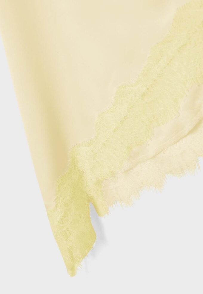 Saténová asymetrická sukně