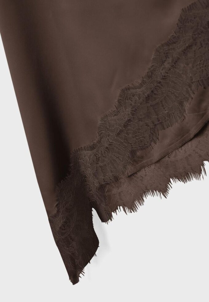 Saténová asymetrická sukně Saténová asymetrická sukně