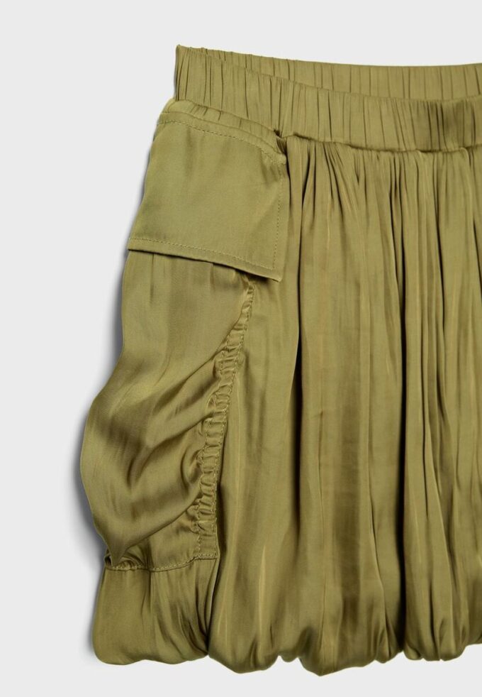 Saténová balónová sukně s kapsami Saténová balónová sukně s kapsami