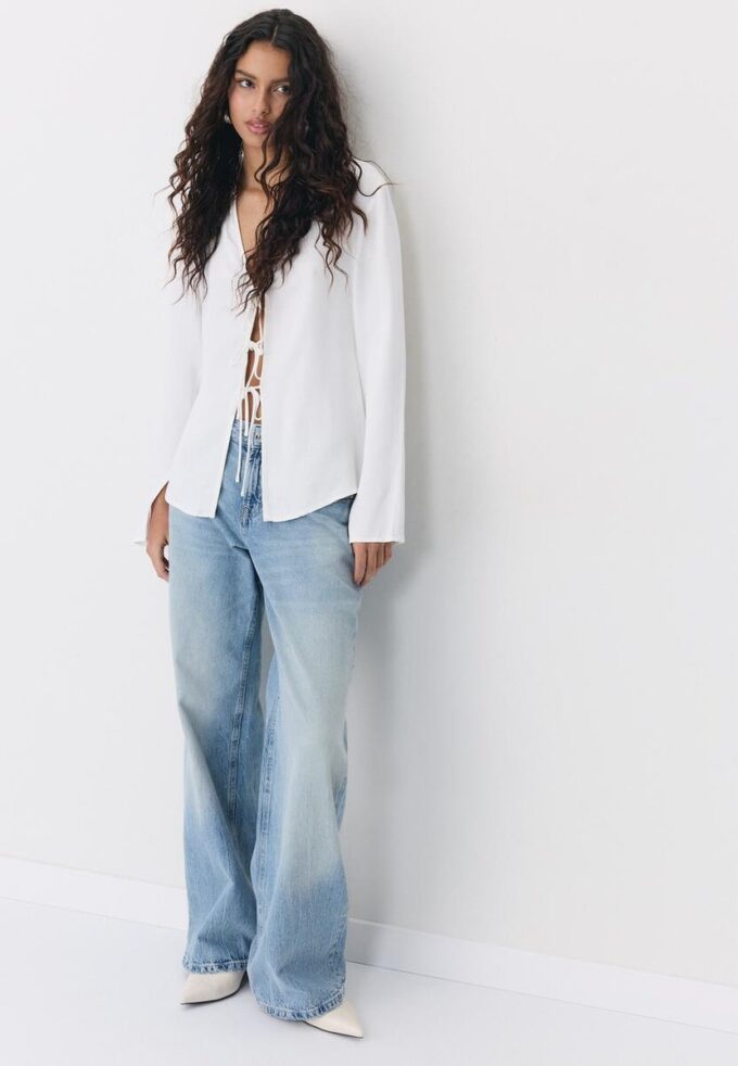 Saténová košile s vázáním