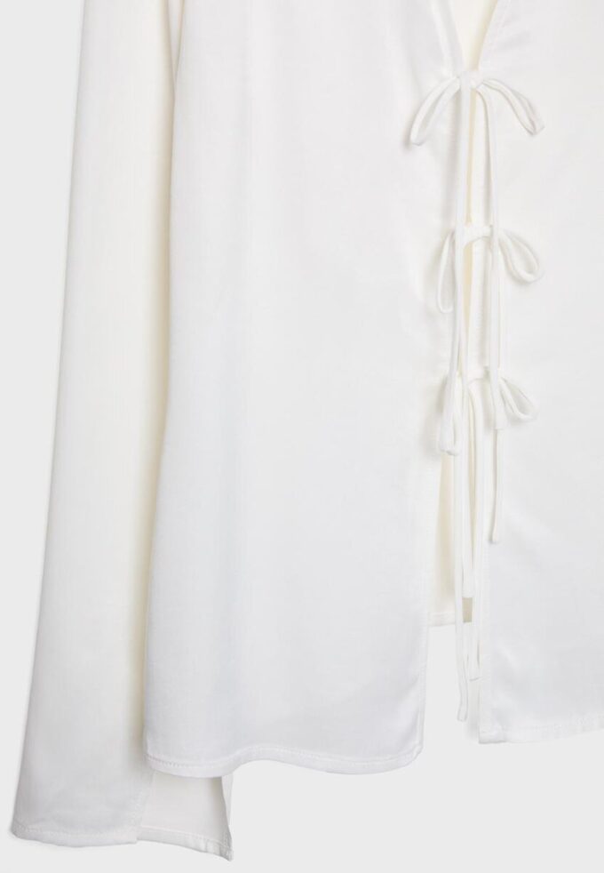 Saténová košile s vázáním