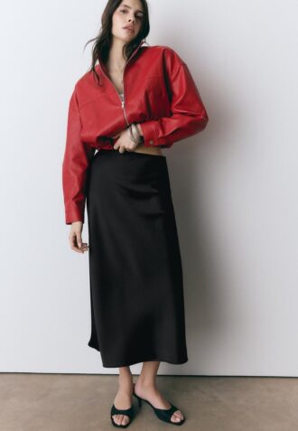 Saténová midi sukně