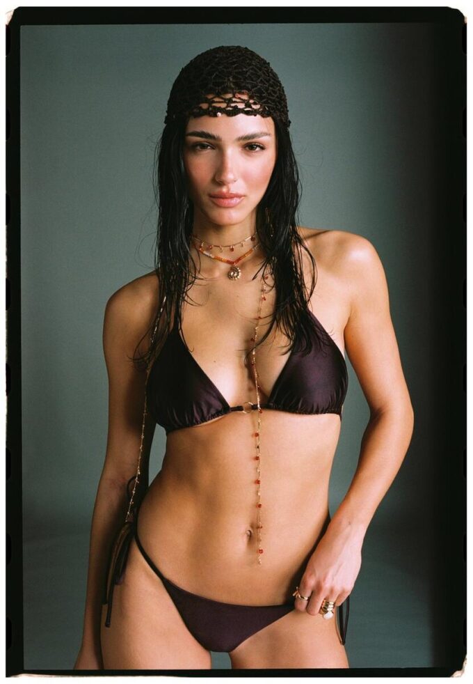 Saténové trojúhelníkové topy