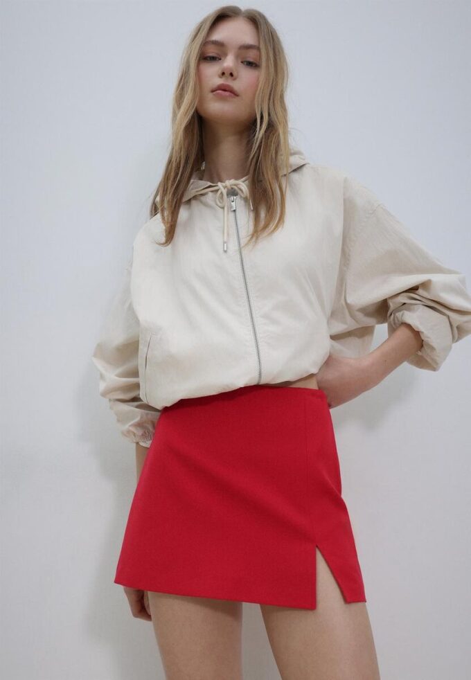 Skort s bočním rozparkem