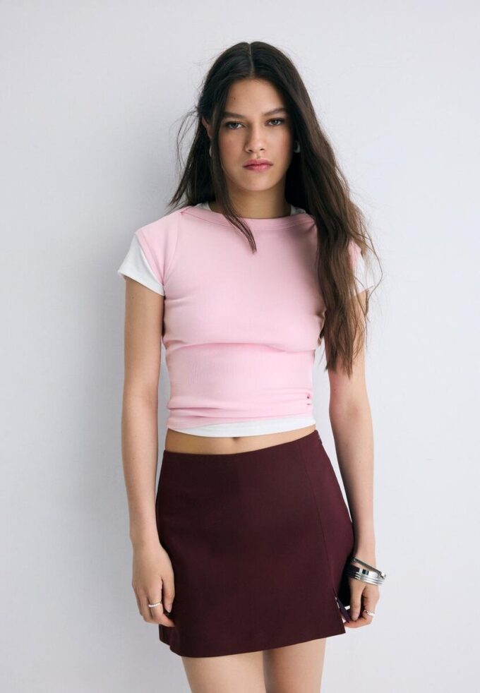 Skort s bočním rozparkem Skort s bočním rozparkem